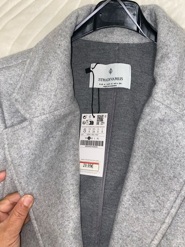 Abrigo paño Stradivarius gris talla S