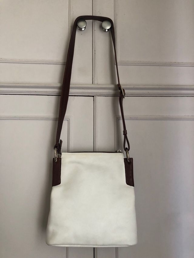 Bolso bandolera blanco y marrón