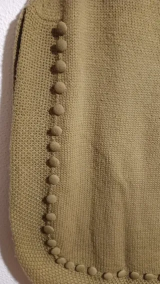 Poncho de lana color camel talla única