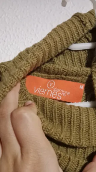 Poncho de lana color camel talla única