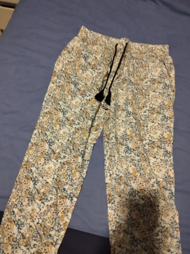 Pantalón estampado floral talla L