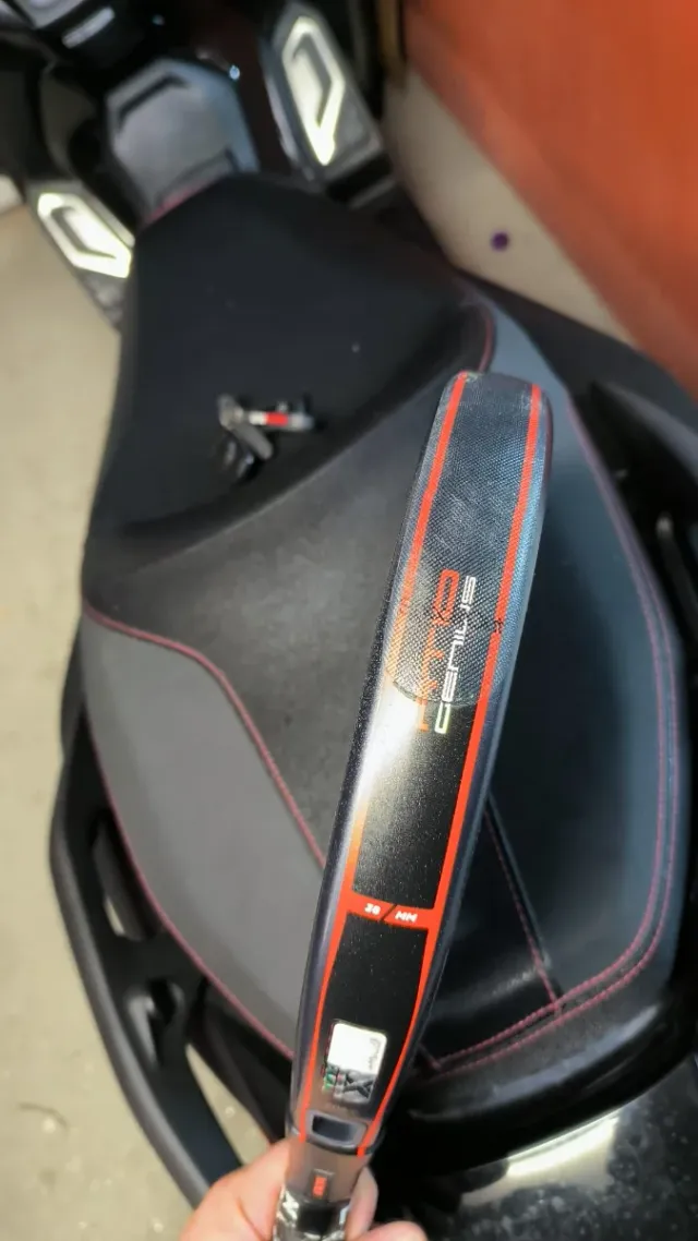 Pala de pádel NOX AT10