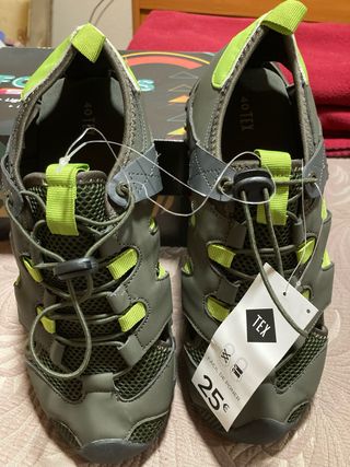 Sandalias trekking nuevas Talla 40