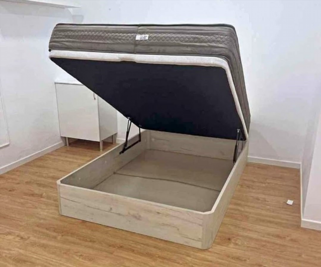 Canapés novos em todas as medidas. Cores: Branco, Wengué, Cambrian, Ártico e Cerezo.