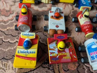 Macchinine promozionali (19 macchinine) con retrom