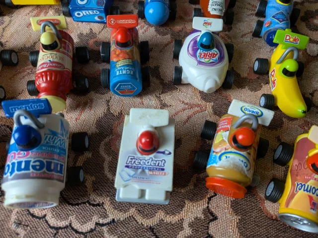 Macchinine promozionali (19 macchinine) con retrom