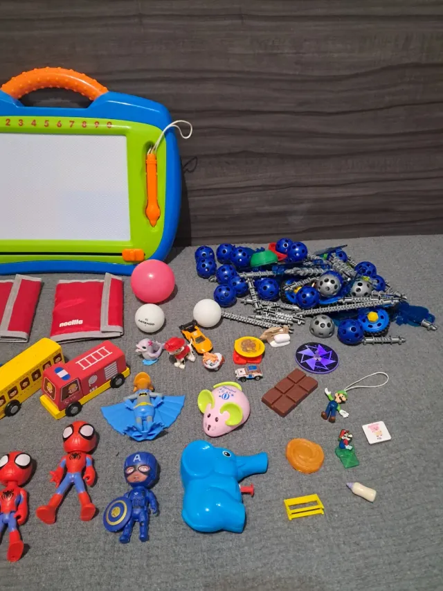 Lote Juguetes Varios: Construcción, Figuras...etc.