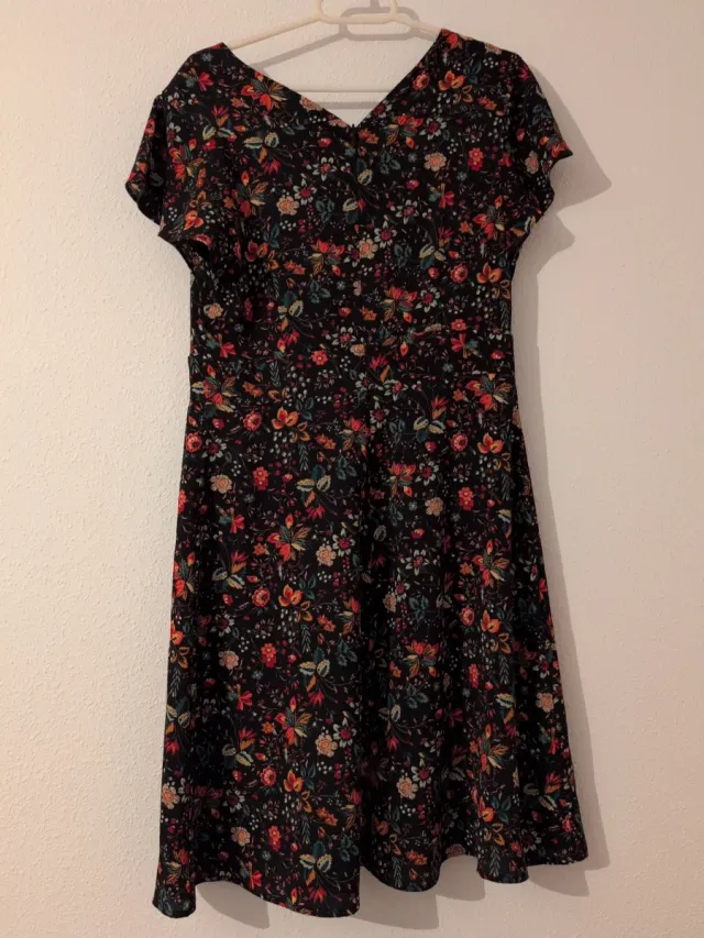 Vestido Tintoretto floral talla 40