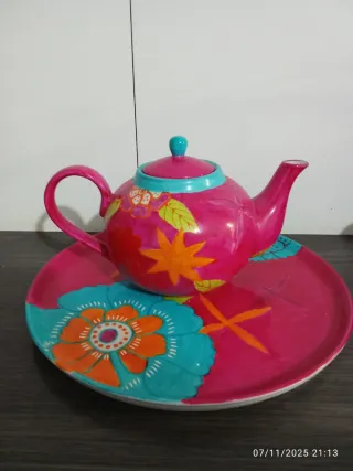 Tetera y plato decorados de Turquía