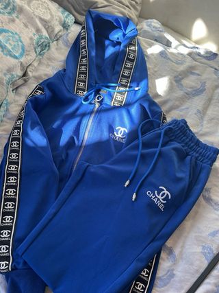 Sudadera Chanel Azul con Logo