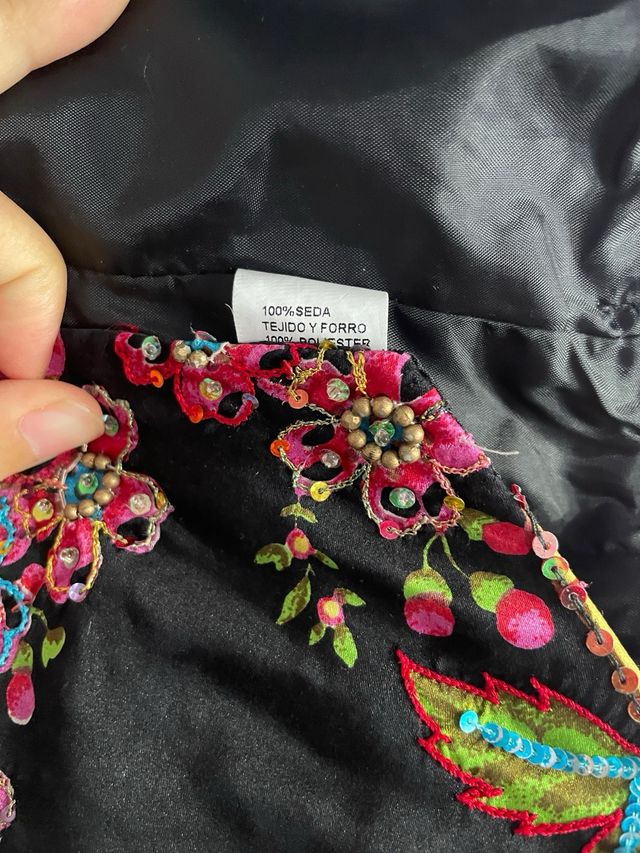 Corsetto halter in seta nera con ricamo