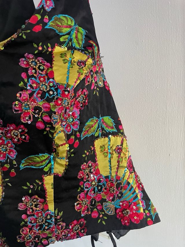 Corsetto halter in seta nera con ricamo