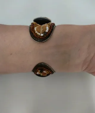 Pulsera brazalete bisutería tonos marrones