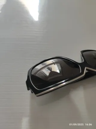 Occhiali da sole Valentino neri e argento