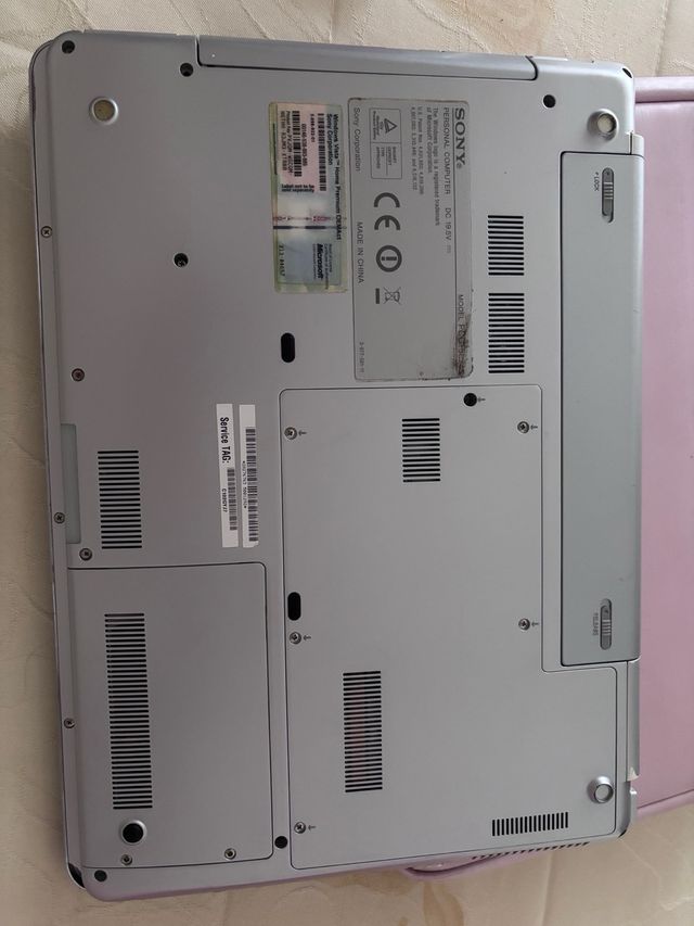 Portátil Sony Vaio Rosa y Plateado