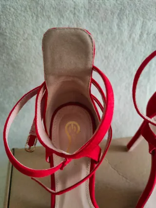 FASHIONNOVA - Zapatos rojos de tacón