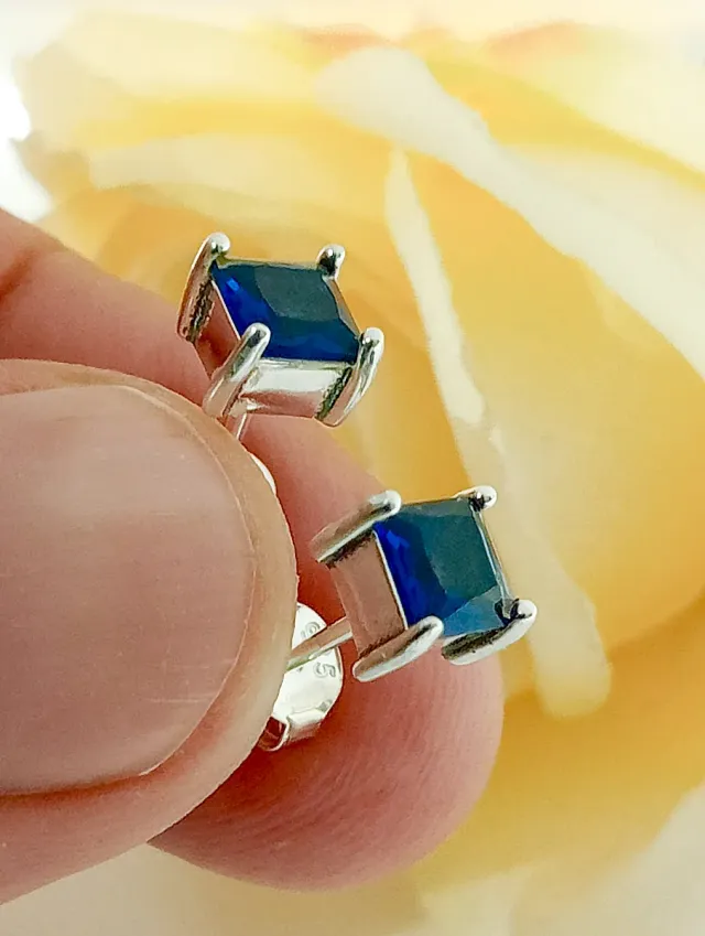 Pendientes Plata Ley Cubos Circonita color zafiro