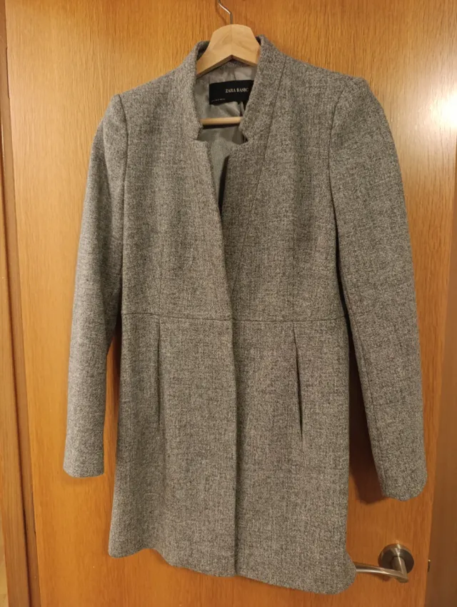 Abrigo gris Zara con mezcla de lana T.XS