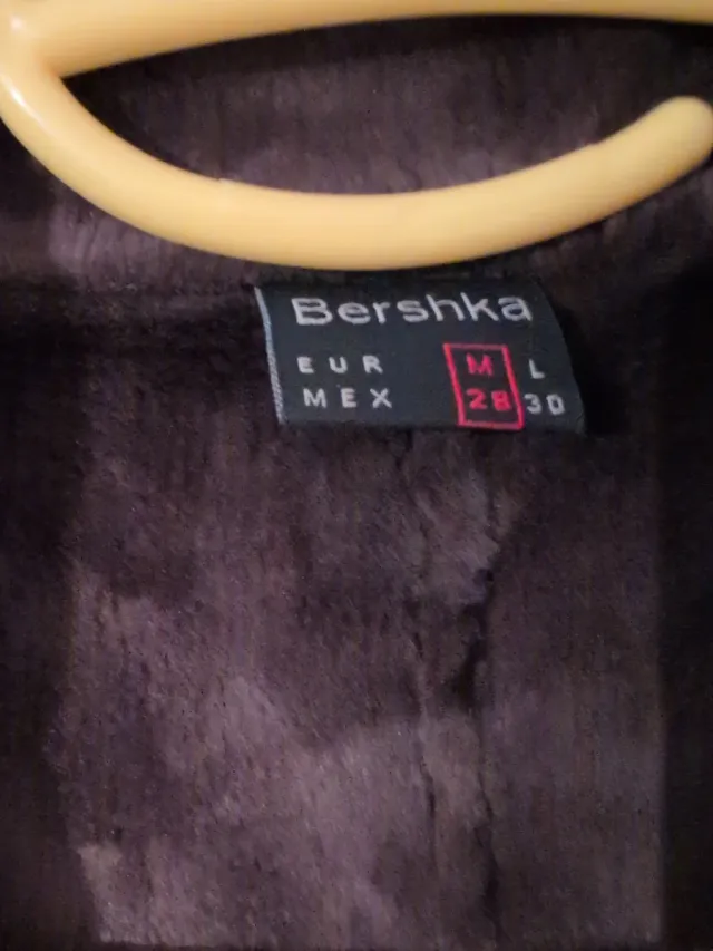 Abrigo Bershka Piel Vuelta Talla M/L