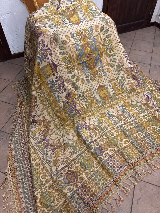 Copriletto in Seta Beige e Multicolor