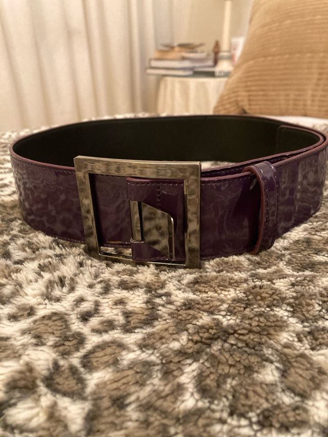 Cinturón Charol Zara Morado Hebilla Plateada T80