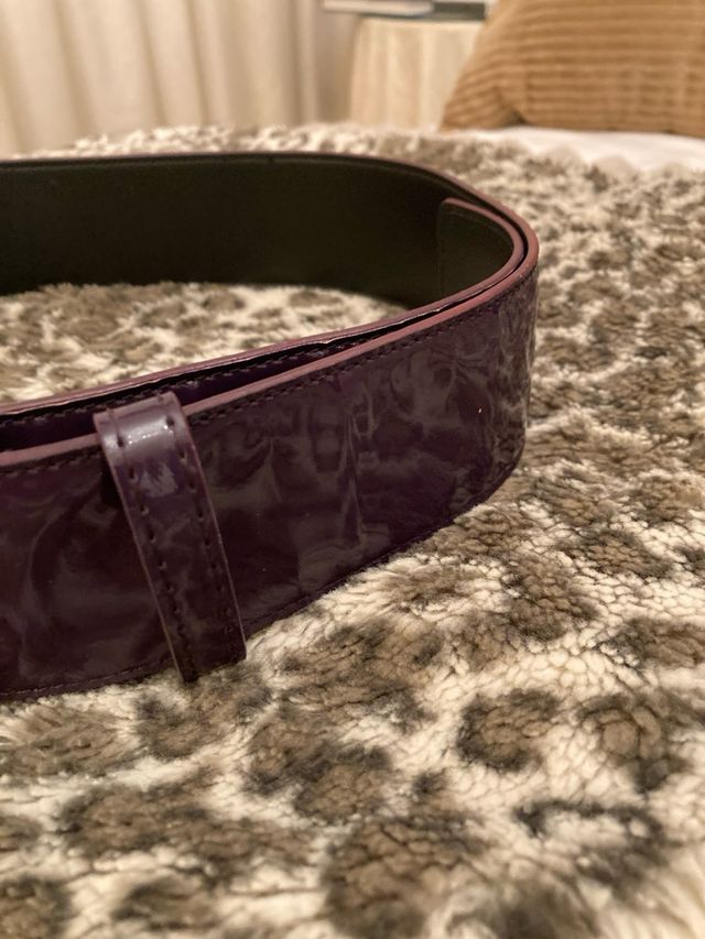 Cinturón Charol Zara Morado Hebilla Plateada T80