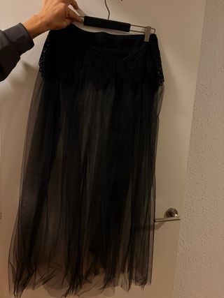 Falda larga tul negra