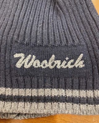 Cappello Woolrich a coste con logo
