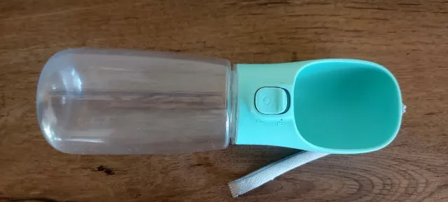 Dispensador agua para perros y mascotas