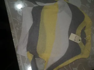 Lote de ropa de marcas de invierno.. 2500 prendas