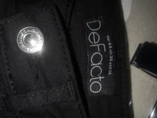 Lote de ropa de marcas de invierno.. 2500 prendas