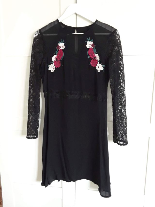 Vestido negro Even&Odd flores bordadas encaje