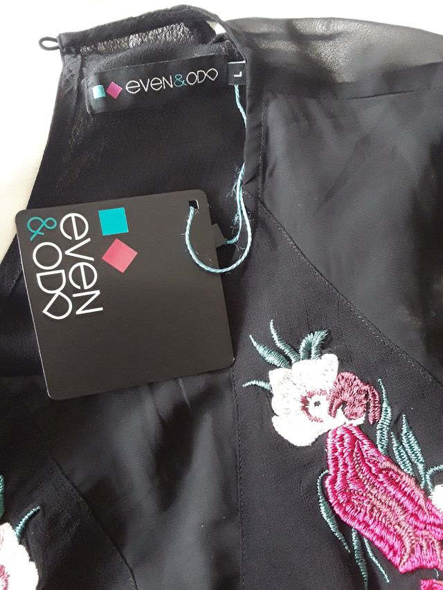 Vestido negro Even&Odd flores bordadas encaje