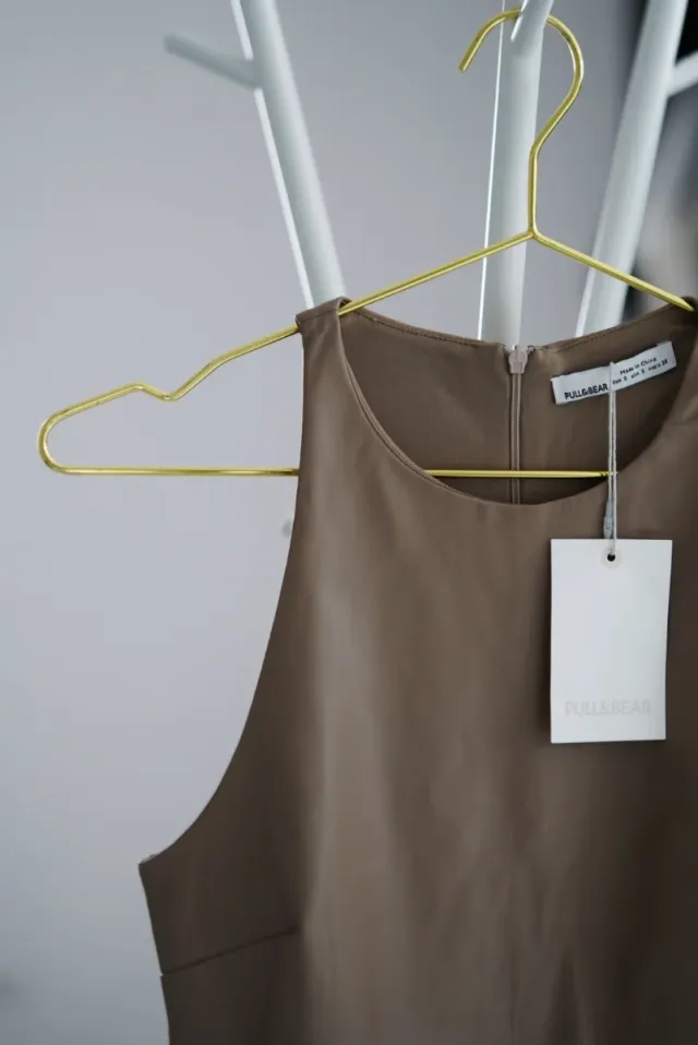 Top beige efecto piel pull&bear