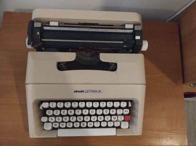 Olivetti Lettera 35 Macchina da Scrivere