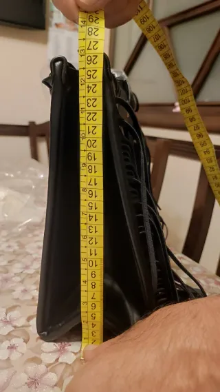 Borsa Coconuda Nera con Frange