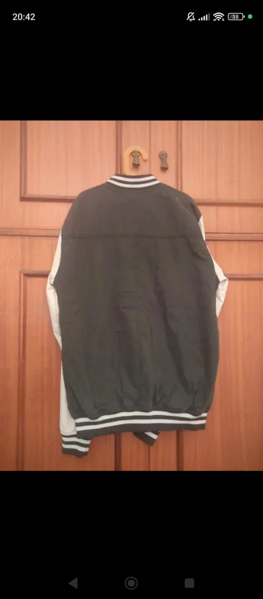 Cazadora Bomber Azul oscuro  y Blanca