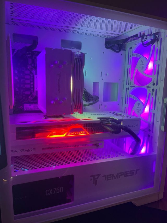 PC Gaming | RX 7800 XT | i5-12400F | 32GB RAM