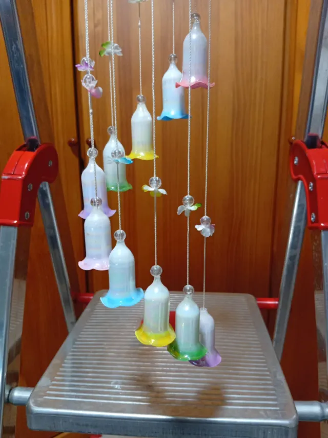 Móvil campanitas cristal y plástico