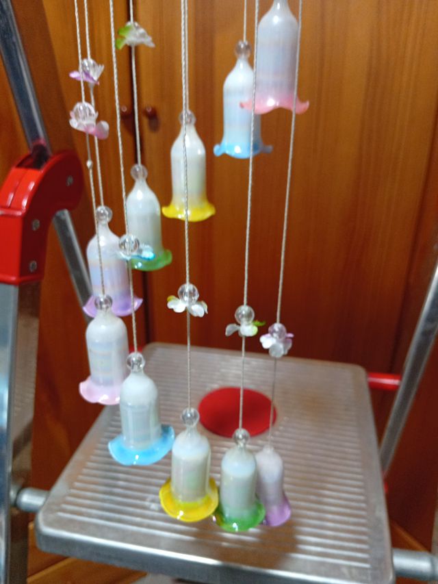 Móvil campanitas cristal y plástico