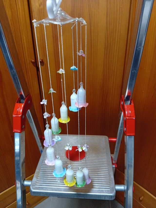 Móvil campanitas cristal y plástico