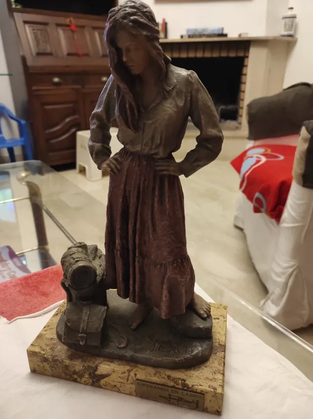 Scultura in marmolina firmata Jose Bofill