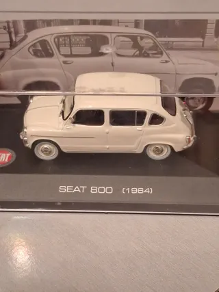 Coche decorativo Seat 800 (1964)