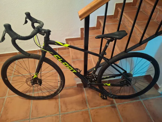 Bicicleta CLOOT Gravel Negra y Amarilla