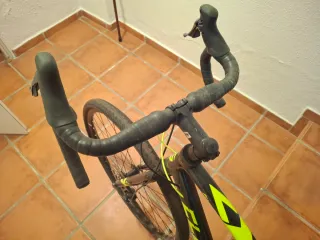 Bicicleta CLOOT Gravel Negra y Amarilla