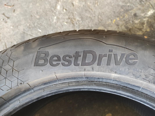 neumático Boto 225/55R17, año 2024.