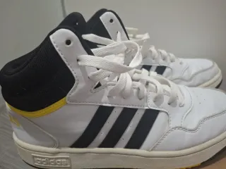 Zapatillas Adidas Hi-Top Blancas y Negras