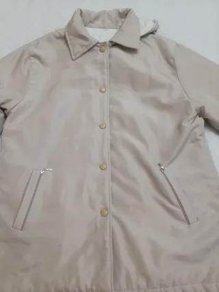 Chaqueta cortavientos beige