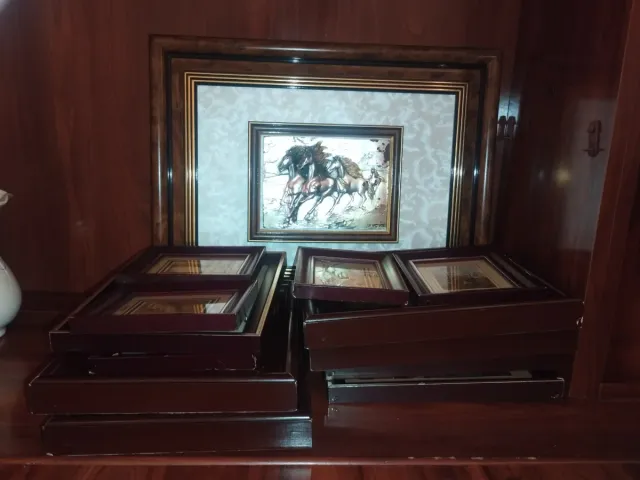 Conjunto de cuadros decorativos antiguos