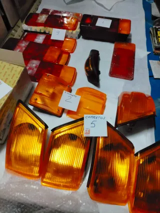 Faros de coche y repuestos de furgoneta